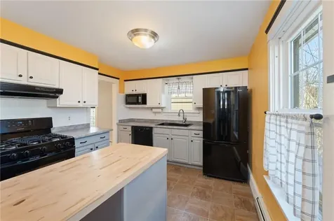87 Blodgett Avenue Pawtucket RI 02860