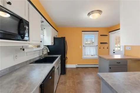 87 Blodgett Avenue Pawtucket RI 02860
