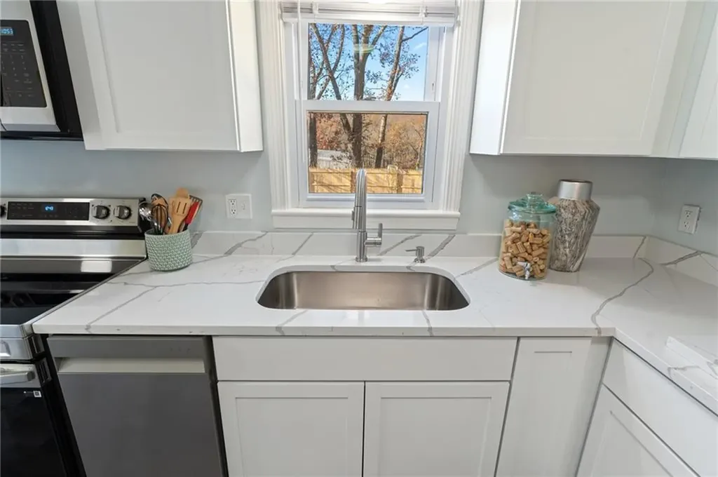 115 Windsor Park Drive Coventry RI 02816