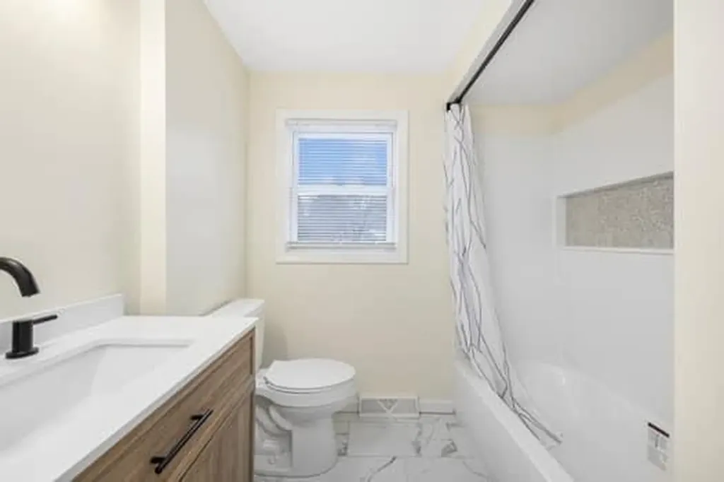 72 Cathedral Road Warwick RI 02889