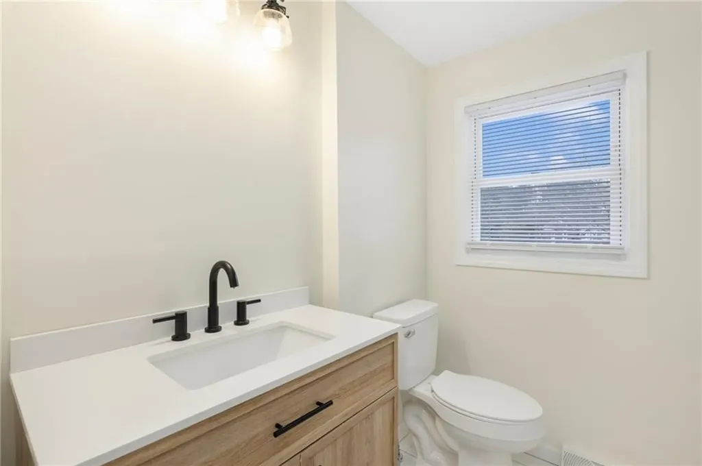72 Cathedral Road Warwick RI 02889