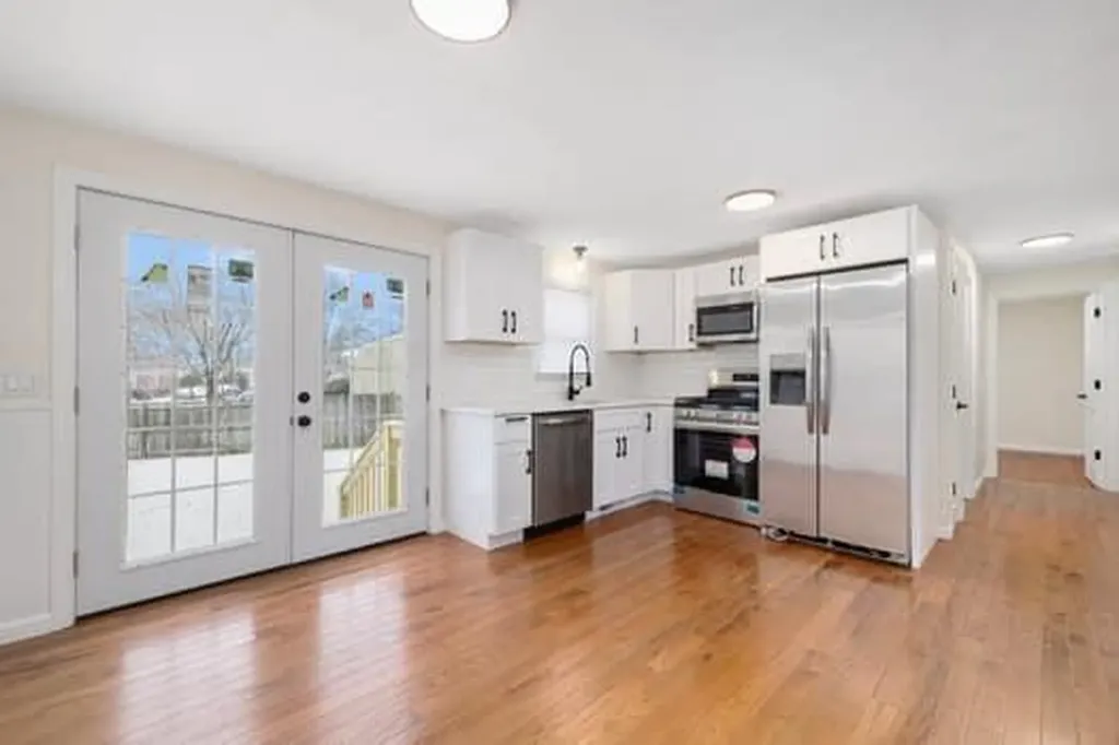 72 Cathedral Road Warwick RI 02889
