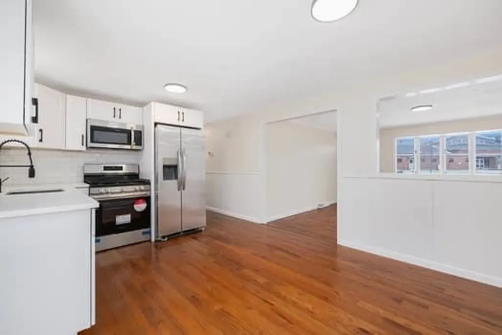 72 Cathedral Road Warwick RI 02889