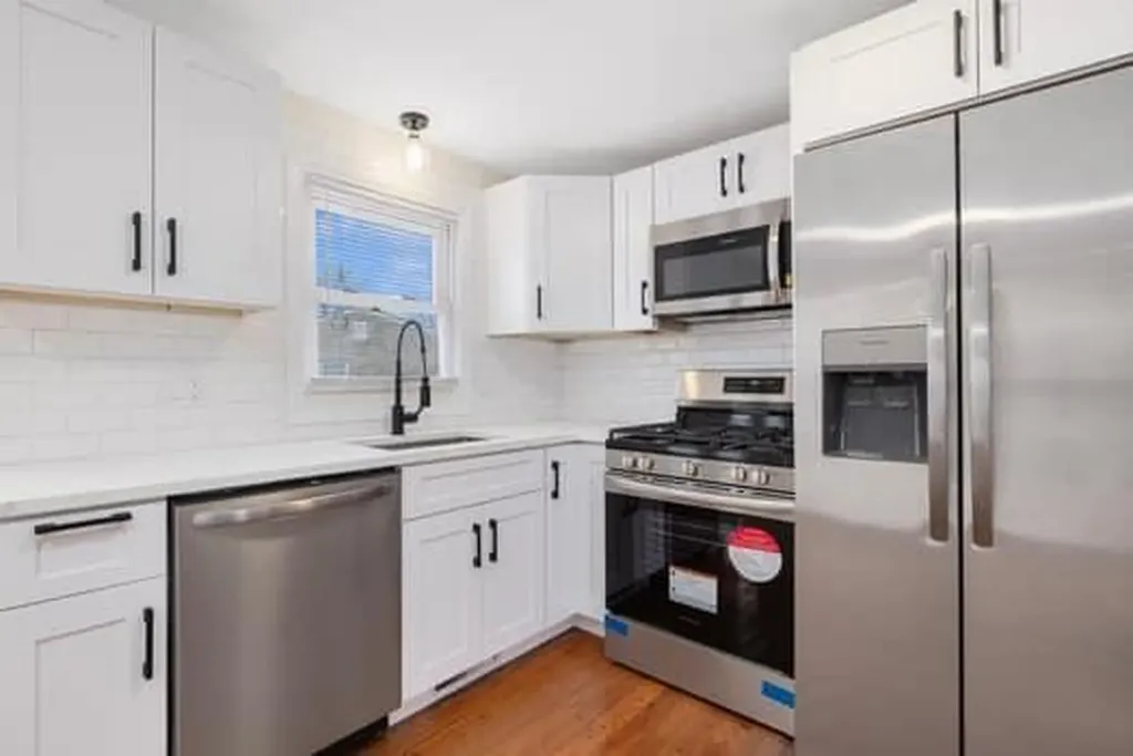 72 Cathedral Road Warwick RI 02889