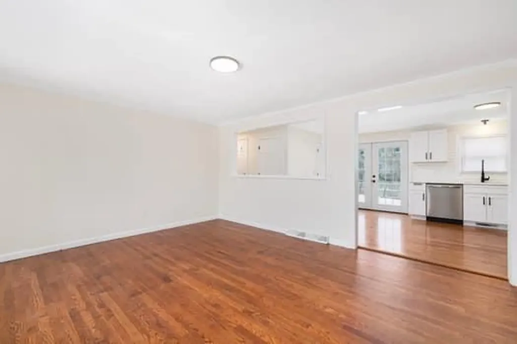 72 Cathedral Road Warwick RI 02889