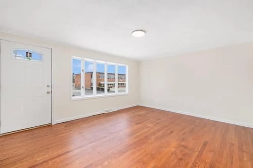 72 Cathedral Road Warwick RI 02889