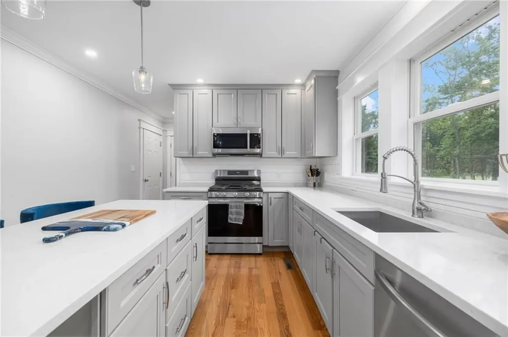 41 Bristol Ferry Road Portsmouth RI 02871