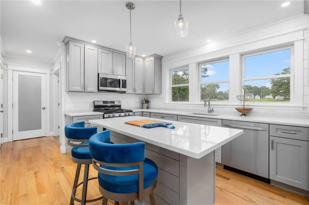 41 Bristol Ferry Road Portsmouth RI 02871