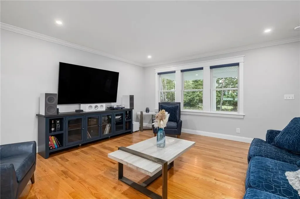41 Bristol Ferry Road Portsmouth RI 02871