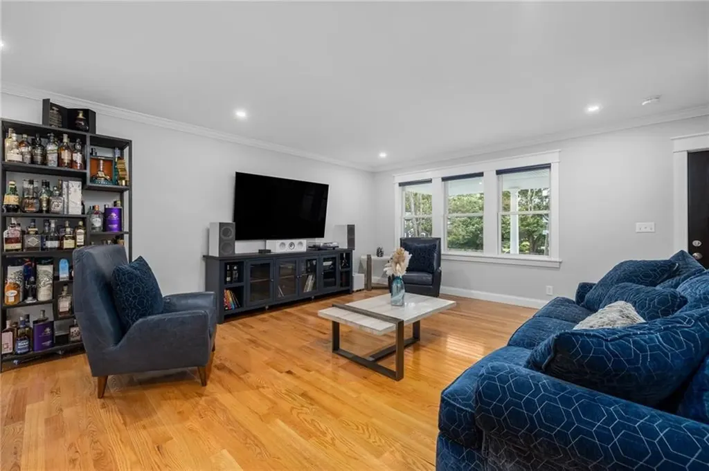 41 Bristol Ferry Road Portsmouth RI 02871
