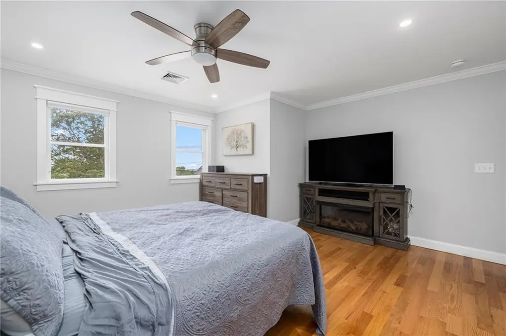 41 Bristol Ferry Road Portsmouth RI 02871