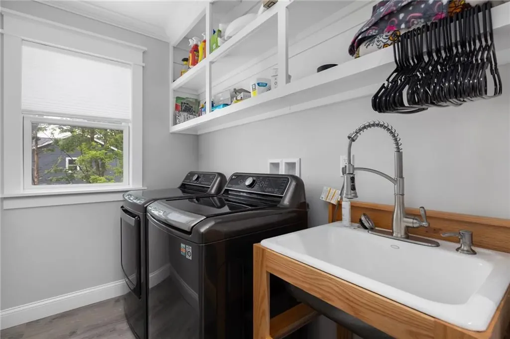 41 Bristol Ferry Road Portsmouth RI 02871