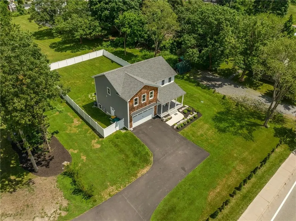 41 Bristol Ferry Road Portsmouth RI 02871