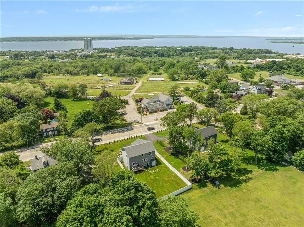 41 Bristol Ferry Road Portsmouth RI 02871