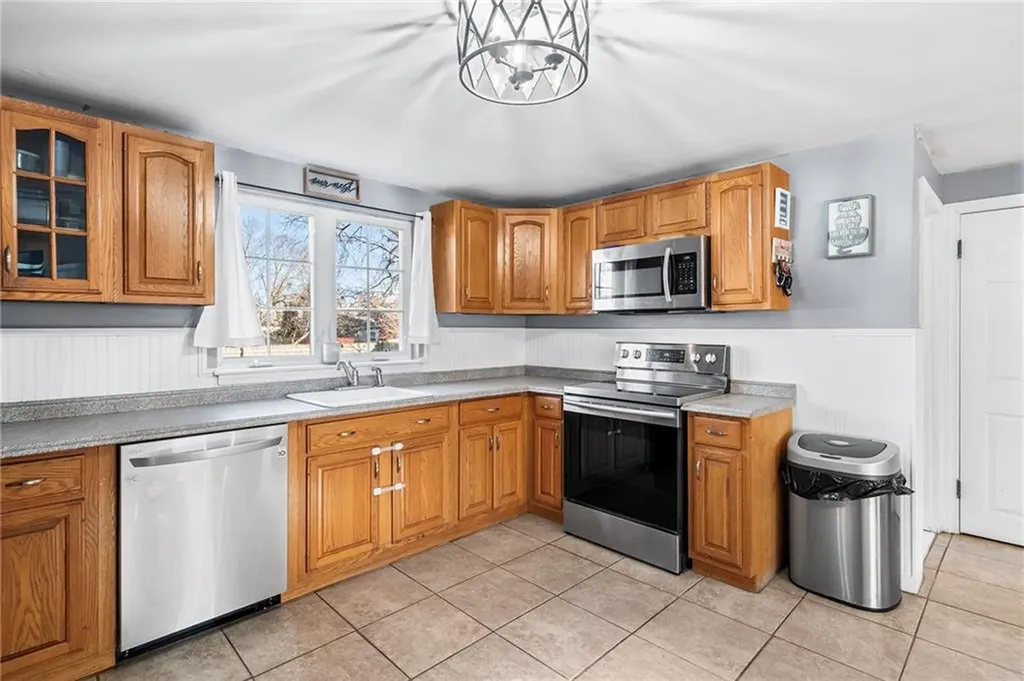 64 Claypool Drive Warwick RI 02886