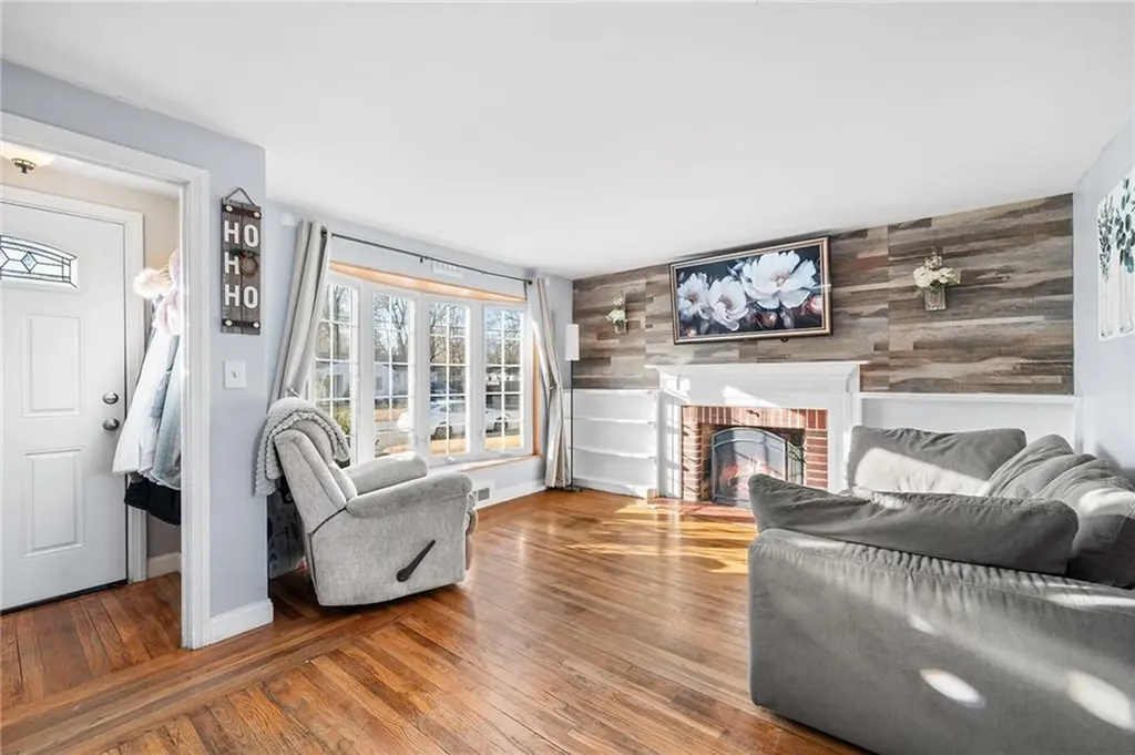 64 Claypool Drive Warwick RI 02886