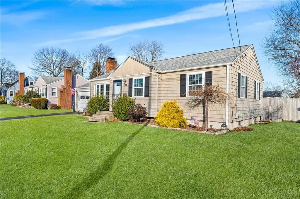 64 Claypool Drive Warwick RI 02886