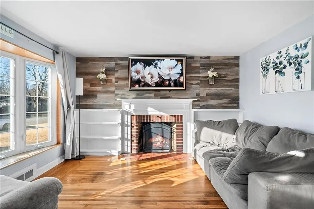 64 Claypool Drive Warwick RI 02886