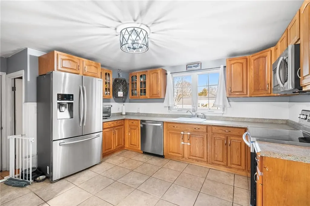 64 Claypool Drive Warwick RI 02886