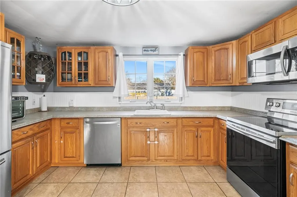 64 Claypool Drive Warwick RI 02886