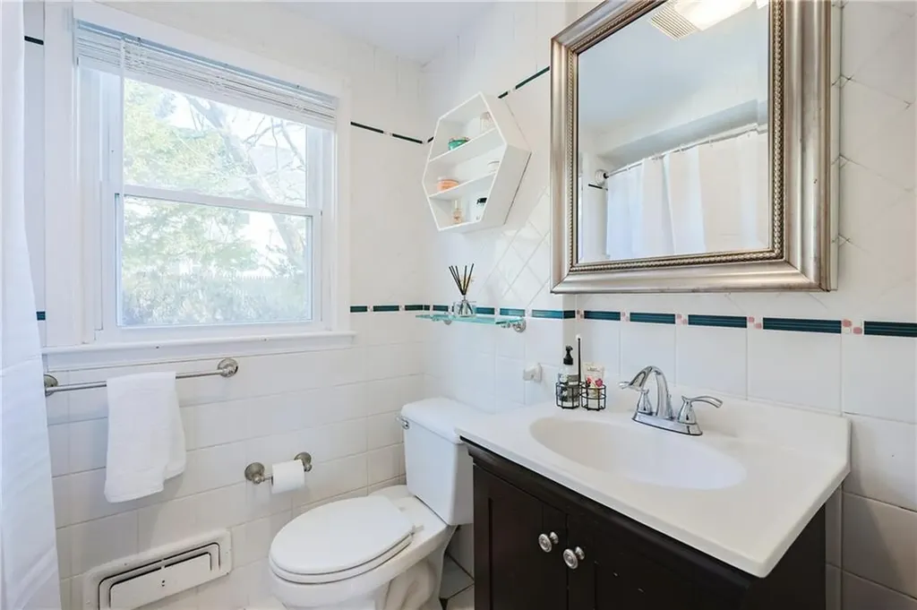16 Joy Street Barrington RI 02806