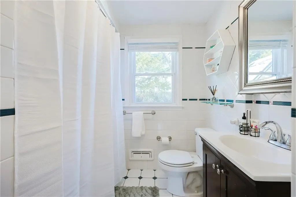 16 Joy Street Barrington RI 02806