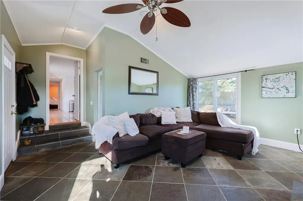 16 Joy Street Barrington RI 02806