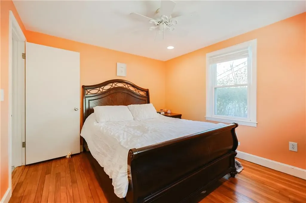 16 Joy Street Barrington RI 02806