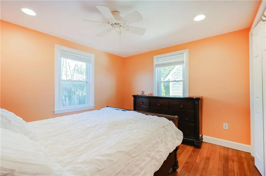 16 Joy Street Barrington RI 02806