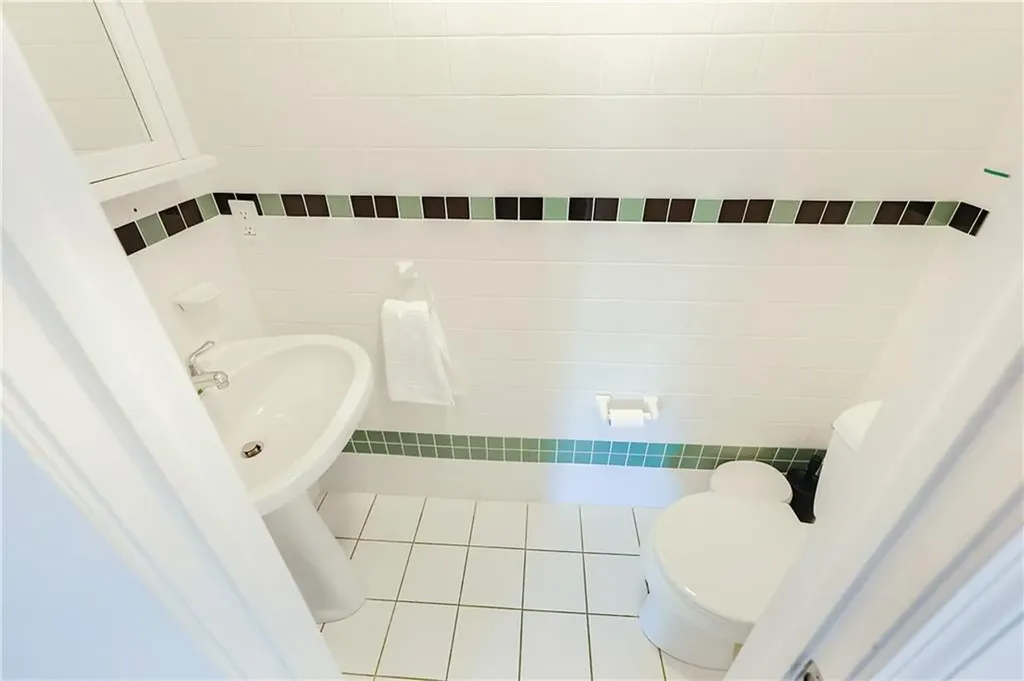 16 Joy Street Barrington RI 02806
