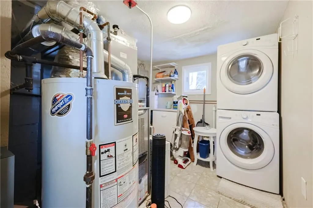 16 Joy Street Barrington RI 02806