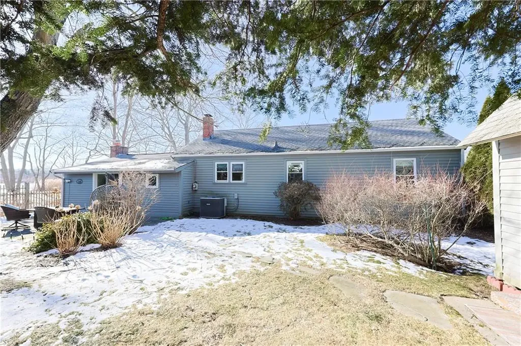 16 Joy Street Barrington RI 02806