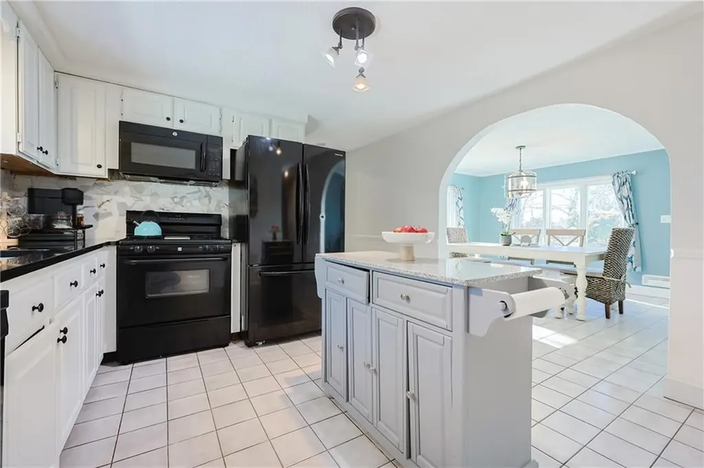 16 Joy Street Barrington RI 02806