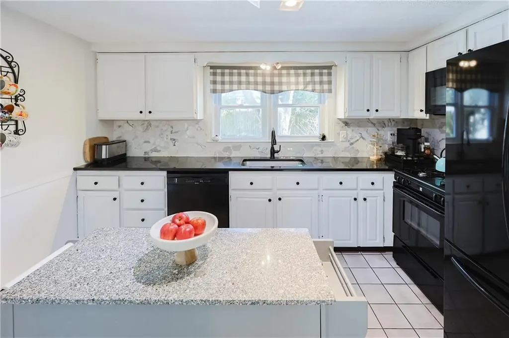 16 Joy Street Barrington RI 02806