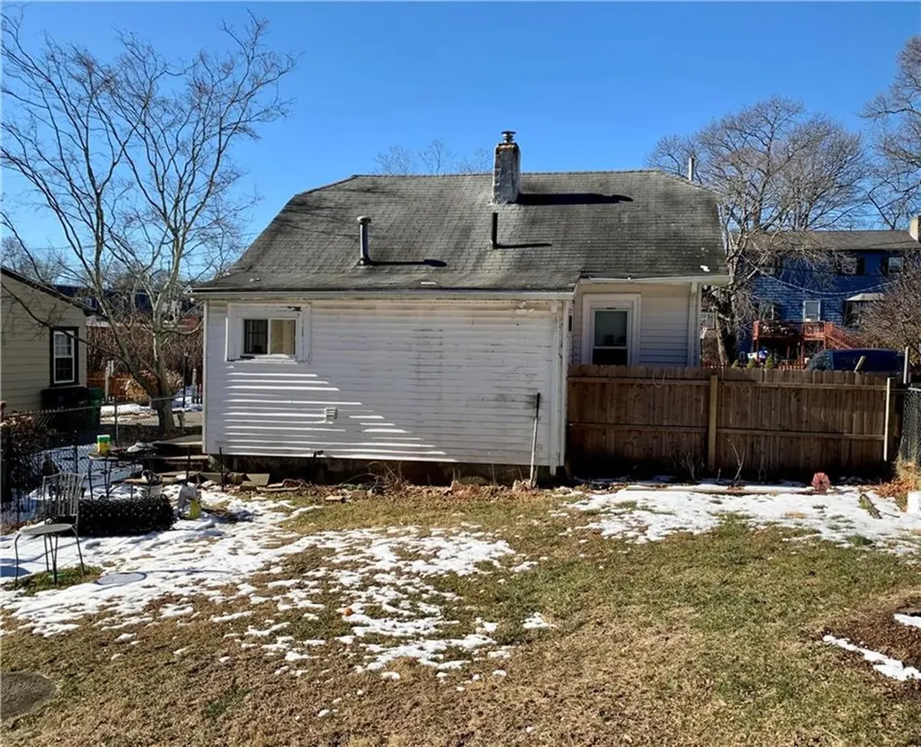 144 Aborn Avenue Warwick RI 02888