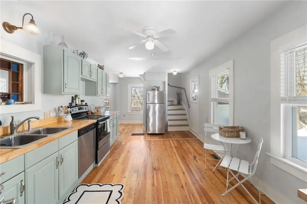 5 Beacon Street Westerly RI 02891