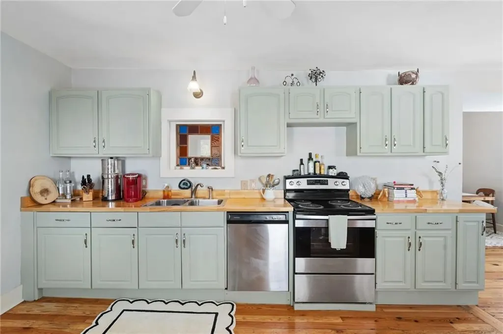 5 Beacon Street Westerly RI 02891