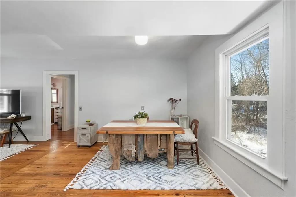 5 Beacon Street Westerly RI 02891