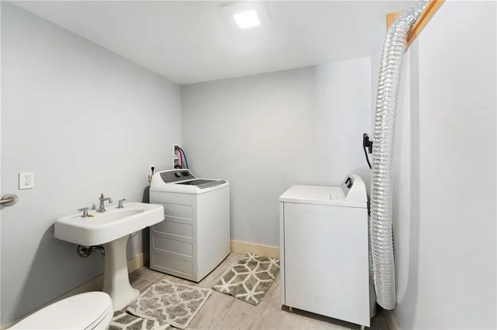 5 Beacon Street Westerly RI 02891