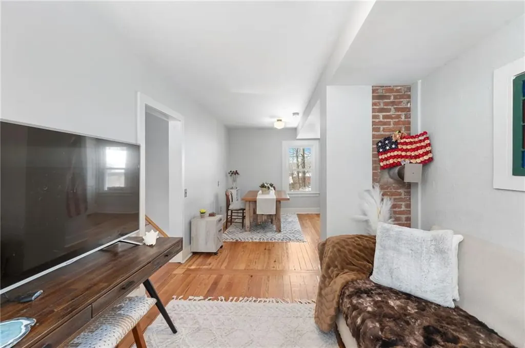 5 Beacon Street Westerly RI 02891