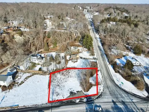 2388 Main Road Tiverton RI 02878