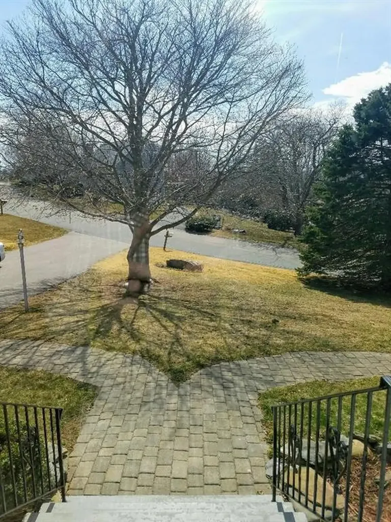 29 Algonquin Drive Middletown RI 02842