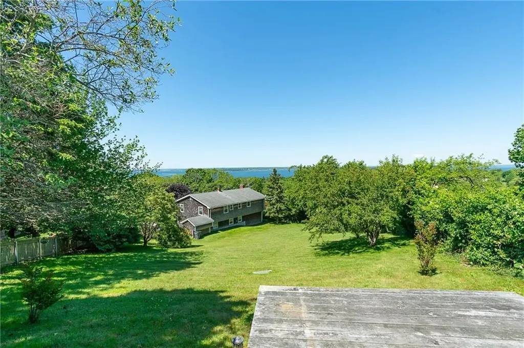 29 Algonquin Drive Middletown RI 02842