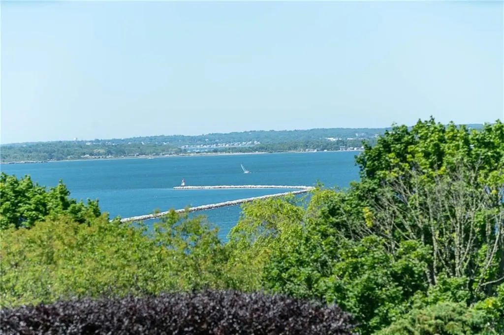 29 Algonquin Drive Middletown RI 02842