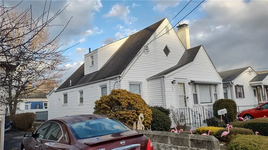 161 Moorefield Street Providence RI 02909