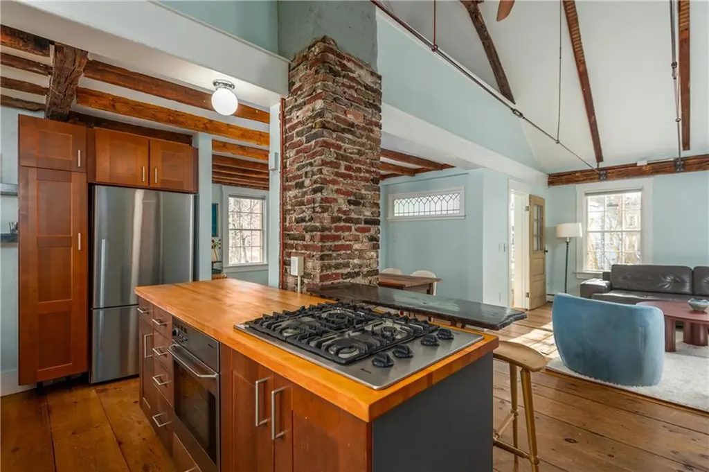 142 Transit Street Providence RI 02906