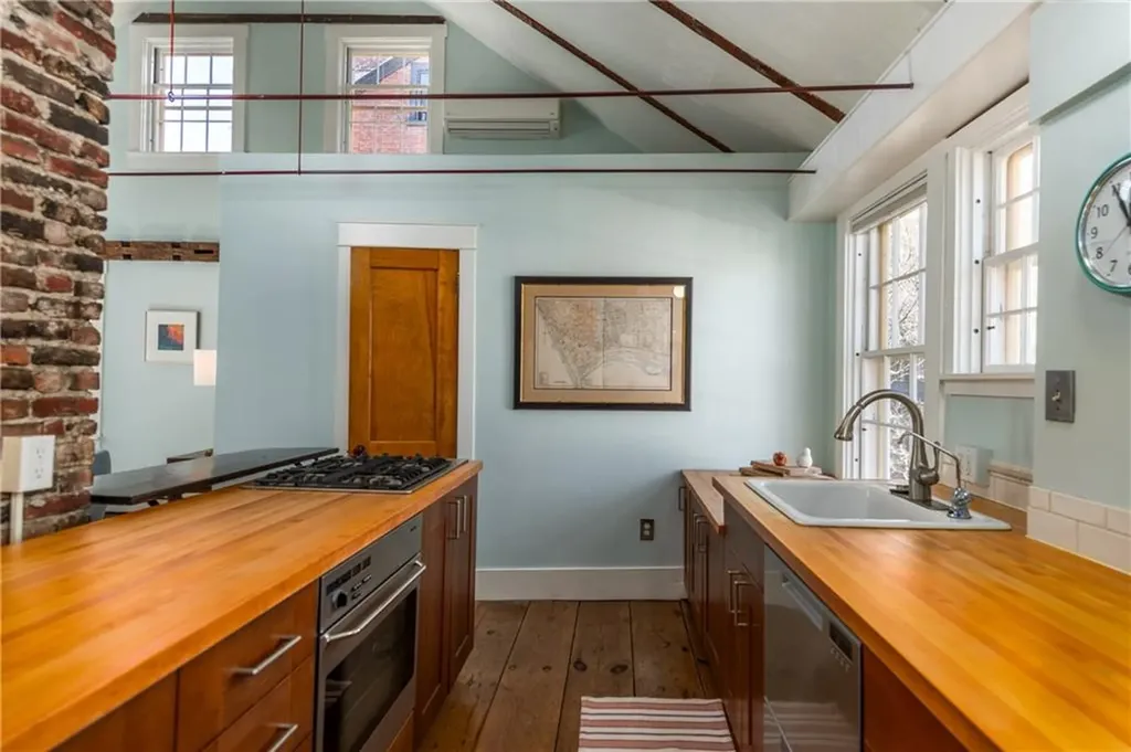 142 Transit Street Providence RI 02906