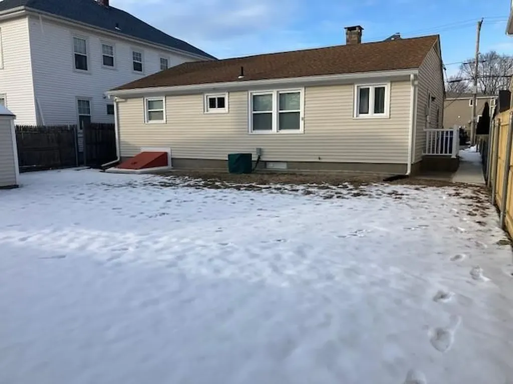 218 Glenwood Avenue Pawtucket RI 02860