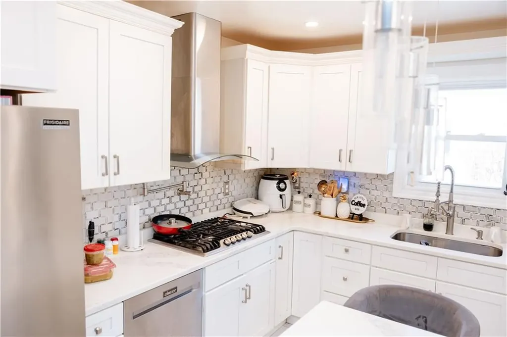 174 Salina Street Providence RI 02908