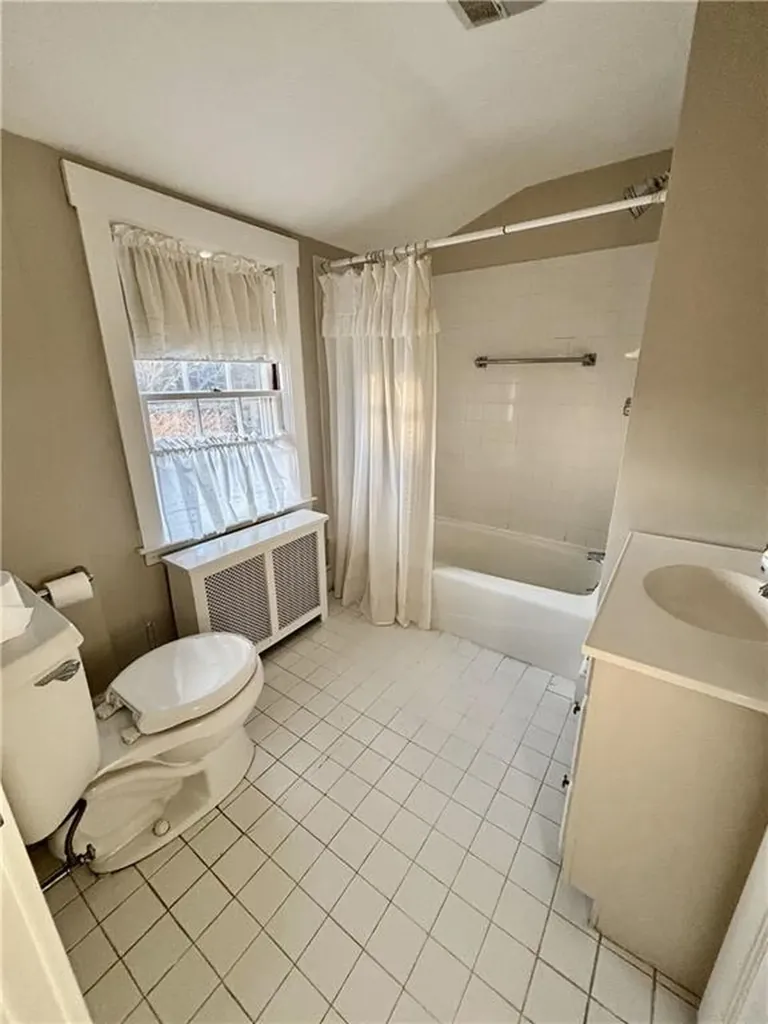 341 Spring Green Road Warwick RI 02888